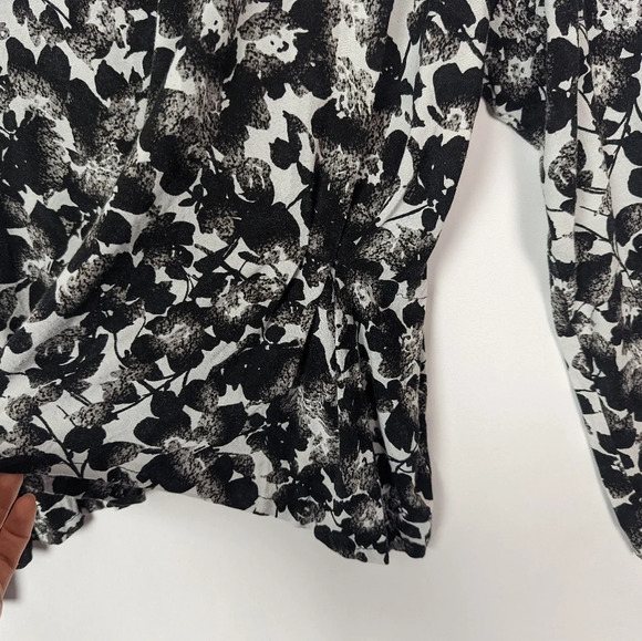 J.Jill Wearever Sz XL Floral Bell Long Sleeves Top Gathered Side Classic Stretch - Picture 5 of 9
